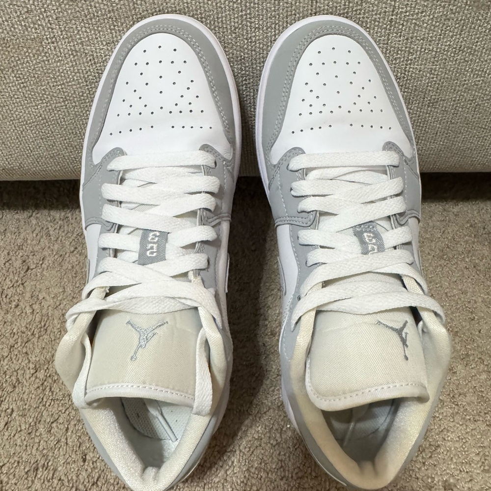 Nike Women’s Air Jordan 1 Low - Picture 5 of 7
